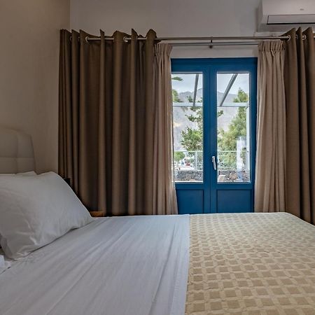Tristhenia Aparthotel Perissa  Ngoại thất bức ảnh