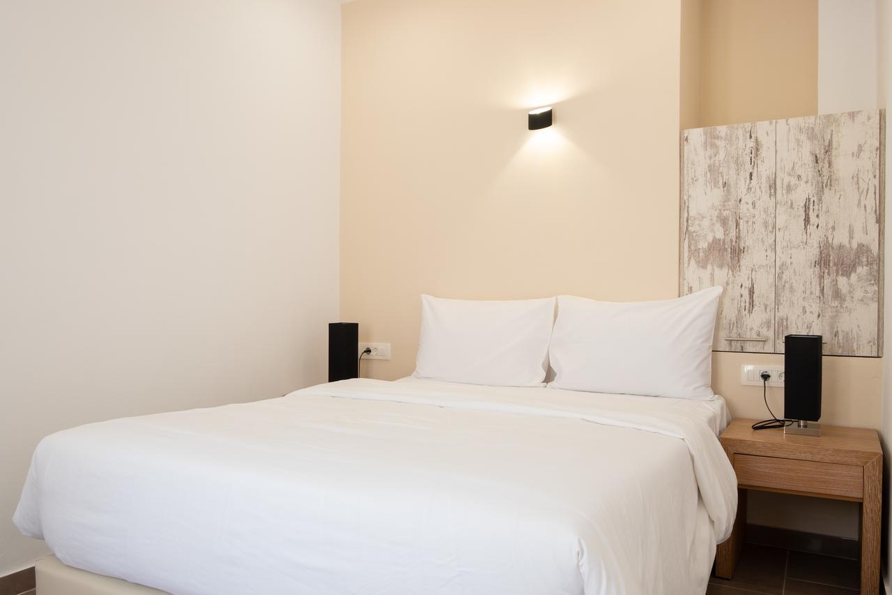 Tristhenia Aparthotel Perissa  Ngoại thất bức ảnh