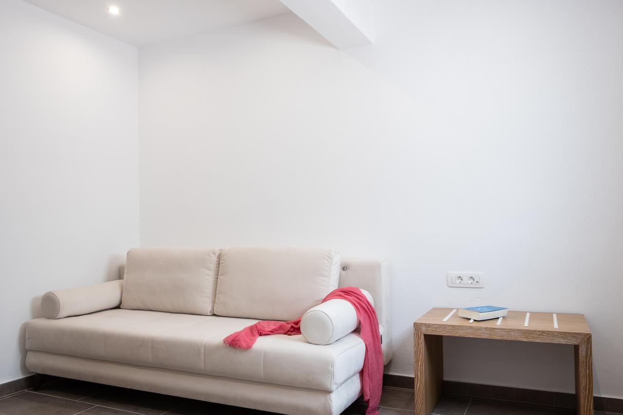 Tristhenia Aparthotel Perissa  Ngoại thất bức ảnh