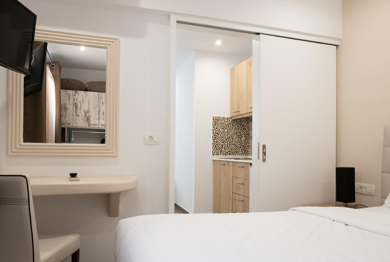 Tristhenia Aparthotel Perissa  Ngoại thất bức ảnh
