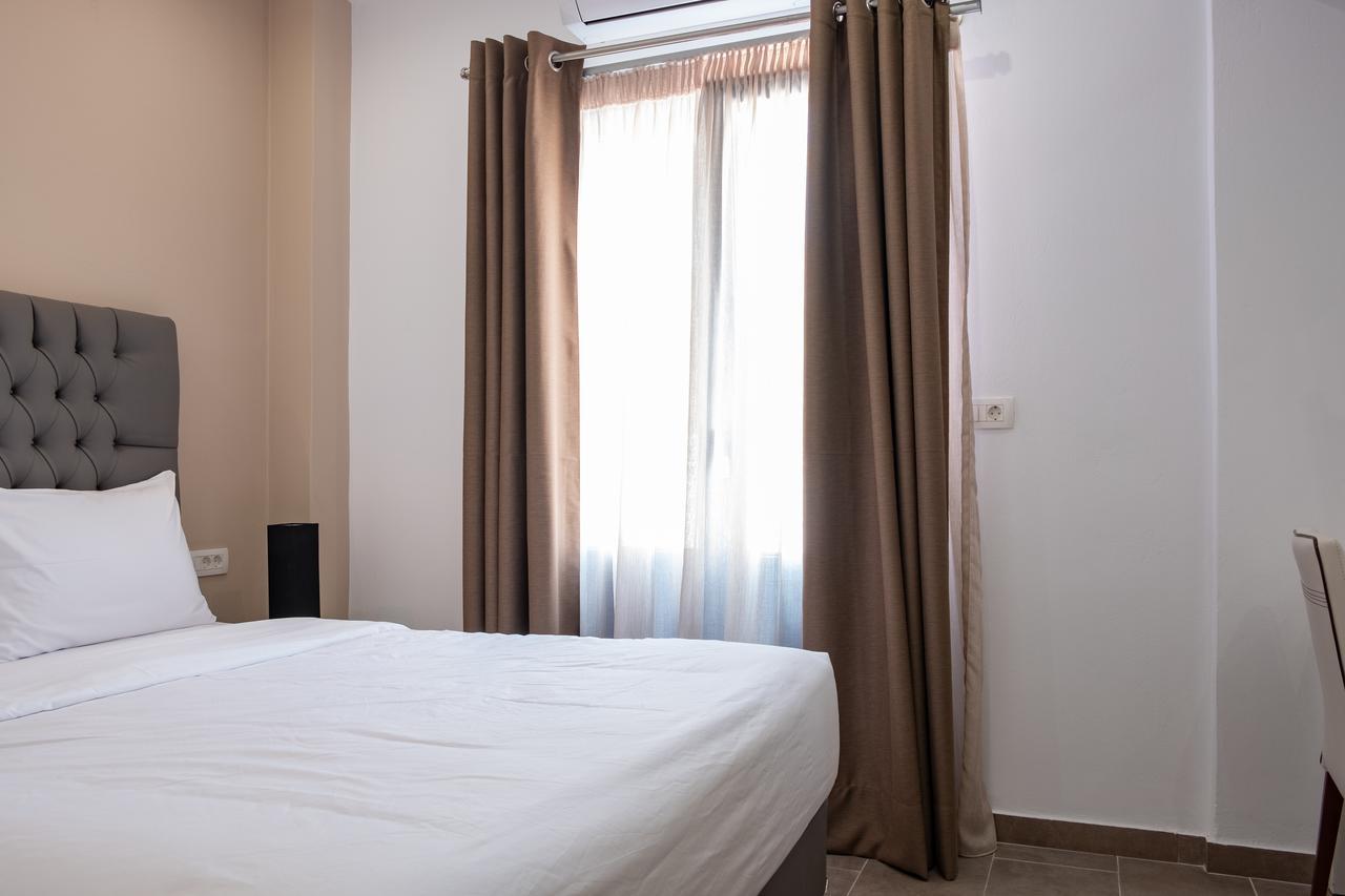 Tristhenia Aparthotel Perissa  Ngoại thất bức ảnh