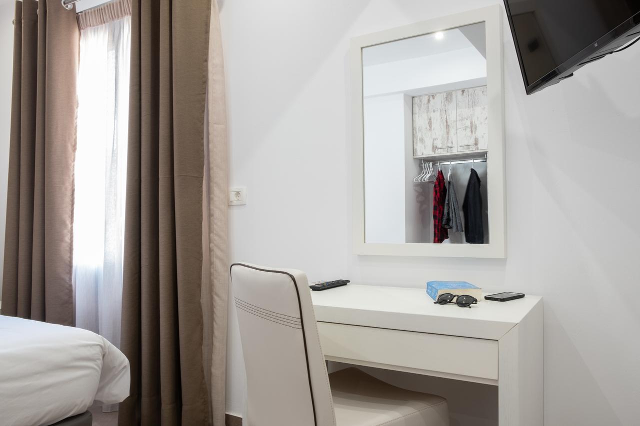 Tristhenia Aparthotel Perissa  Ngoại thất bức ảnh